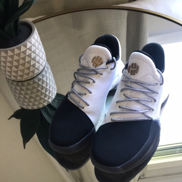 🔥🏀Adidas James Harden basketball boys shoes🏀🔥 - Picture 3 of 5